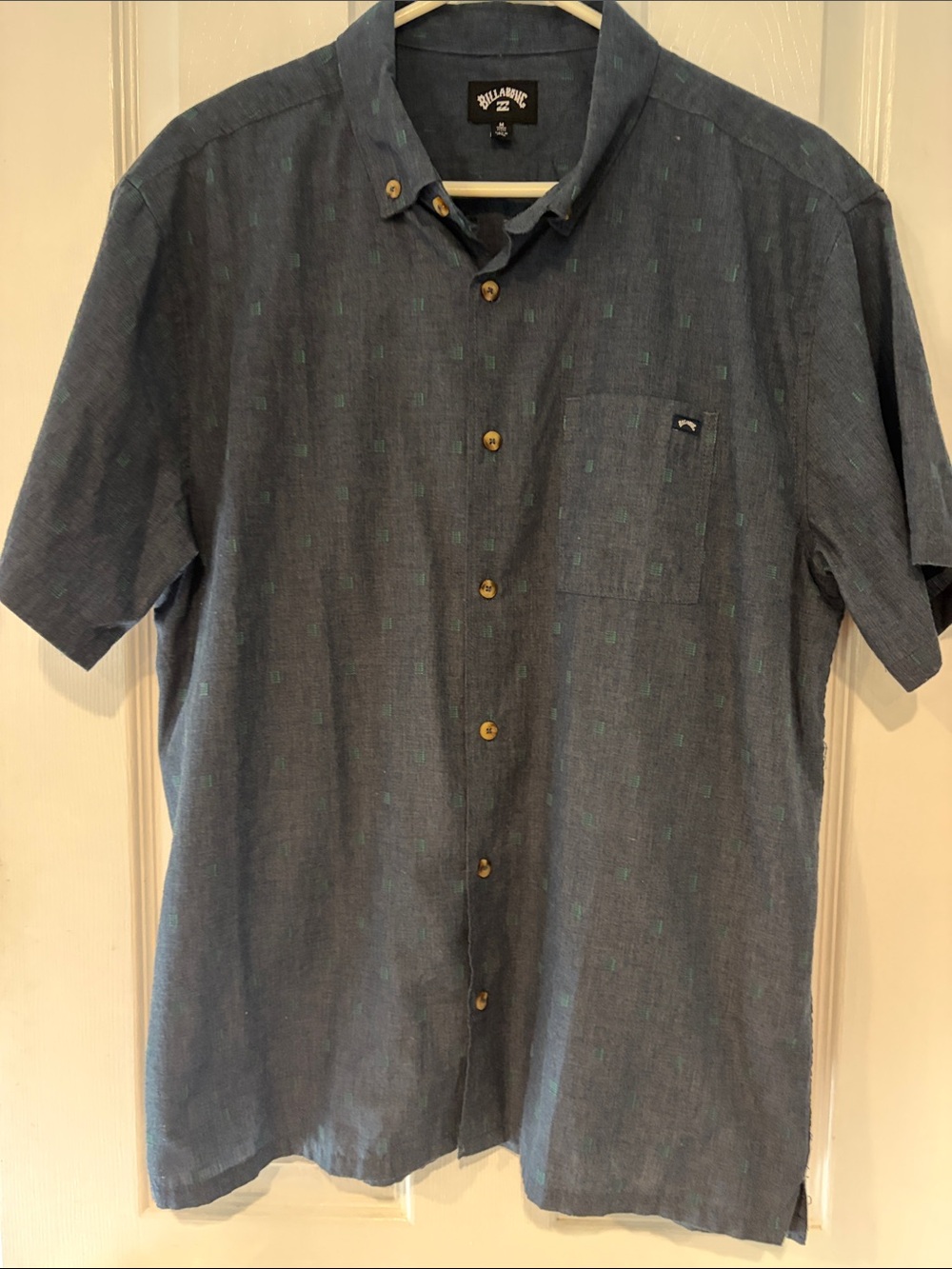 Billabong Blue Short-Sleeve Button-Down Shirt with Subtle Teal Motif